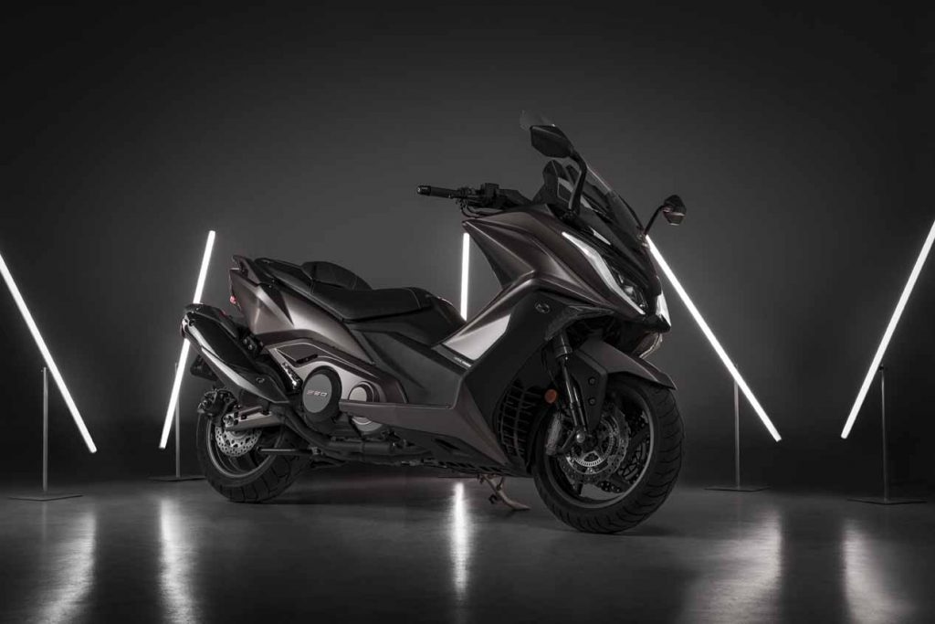 Kymco AK550 ETS – potenza e stile in chiave Euro 5