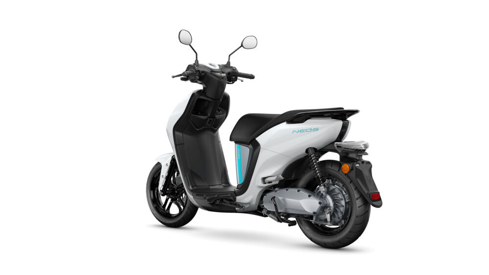 New 2022 Yamaha NEO’s electric scooter