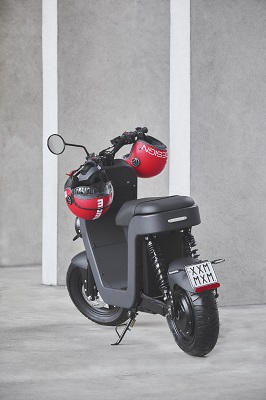 momodesign_fgtr-baby-e-fgtr-classic-red-frost