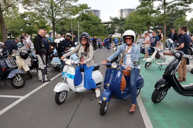 Vespatreffen in der Autostadt. ampnet_photo