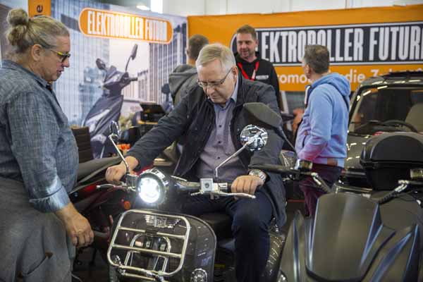 Stand: Elektroroller Futura, Halle 8