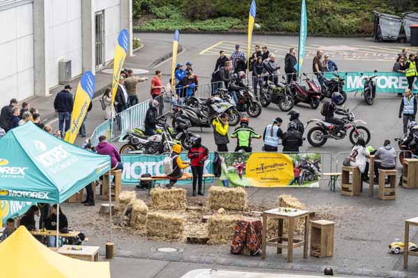 125ccm PARCOURS und Fahren ohne Führerschein Parcours, Aussengelände Halle 9