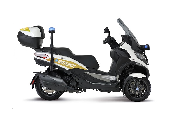 05-piaggio-mp3-emergency-con-bauletto-e-palo-telescopico
