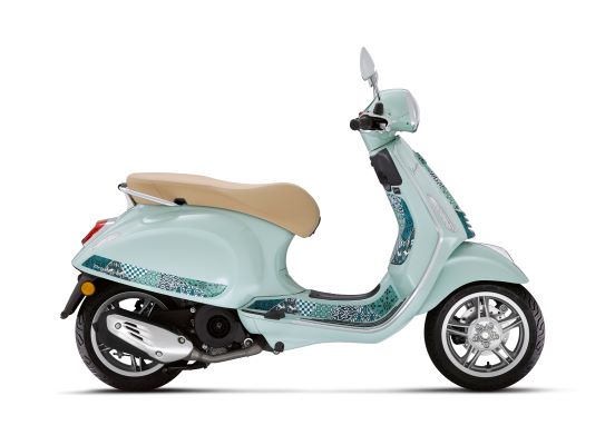 Vespa-Primavera-Batik_125-cc_Lat-dx