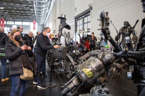 intermot_22_049_015