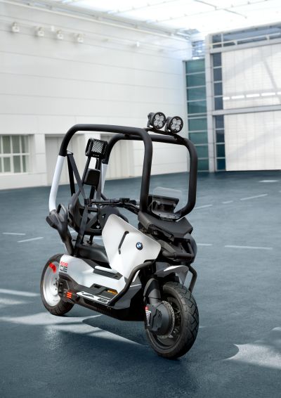 P90614823_highRes_bmw-motorrad-present