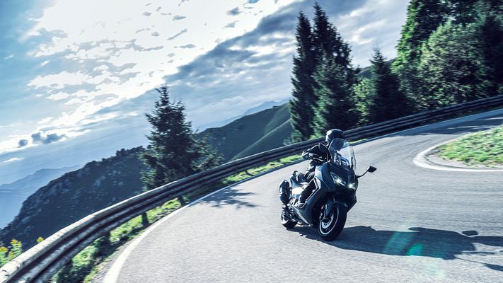 2026_YAM_XP500ASV_EU_MDNMD_STA_019_03_preview