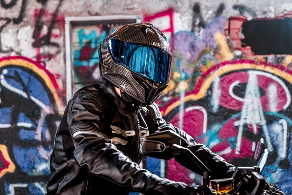 MATRYX – PROPOSTA FULL FACE DI AIROH PER IL SEGMENTO ROAD